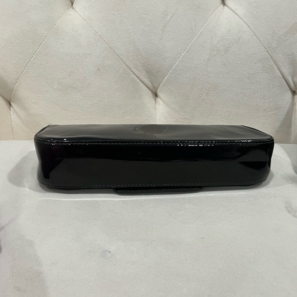 LOUIS VUITTON LV LOGO GOLD BLACK PATENT LEATHER SOBE CLUTCH BAG PURSE - Picture 4 of 13